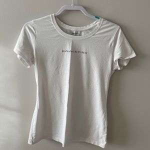 [Banana Republic] White logo t-shirt